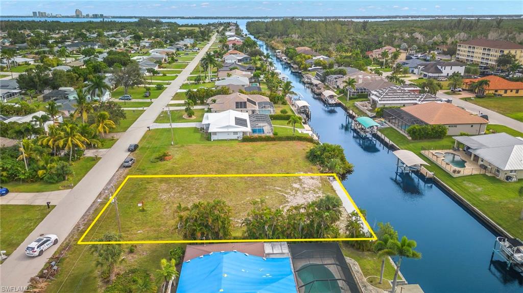 CAPE CORAL - Land