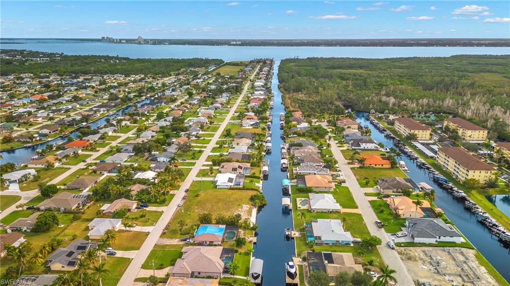 CAPE CORAL - Land