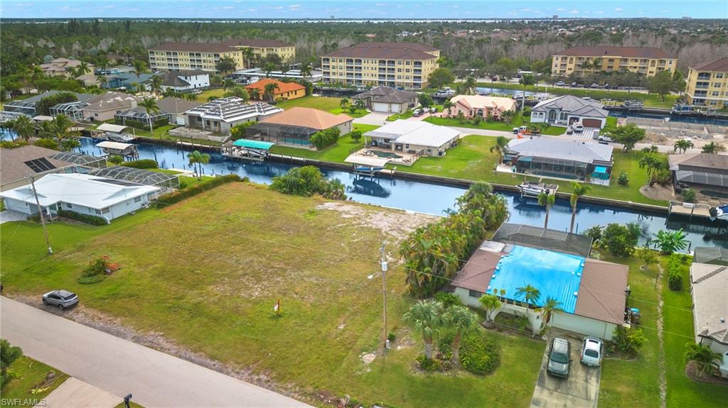 CAPE CORAL - Land