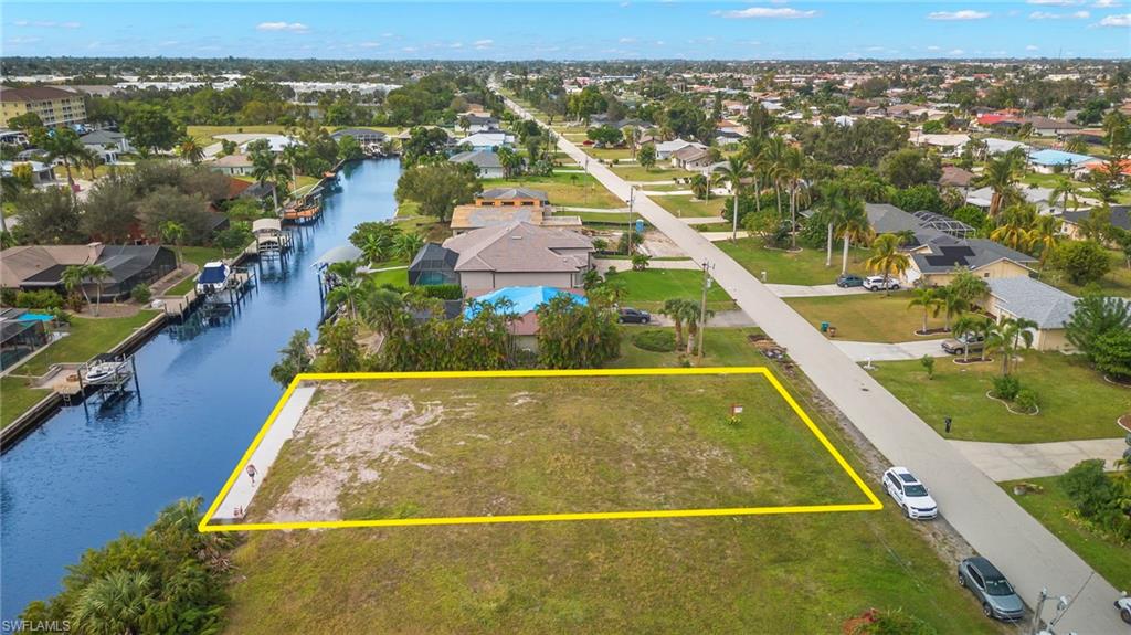 CAPE CORAL - Land