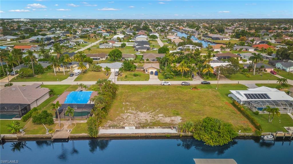 CAPE CORAL - Land