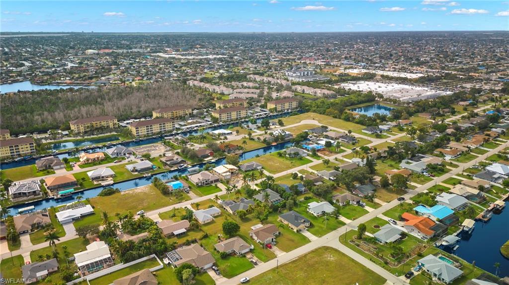 CAPE CORAL - Land