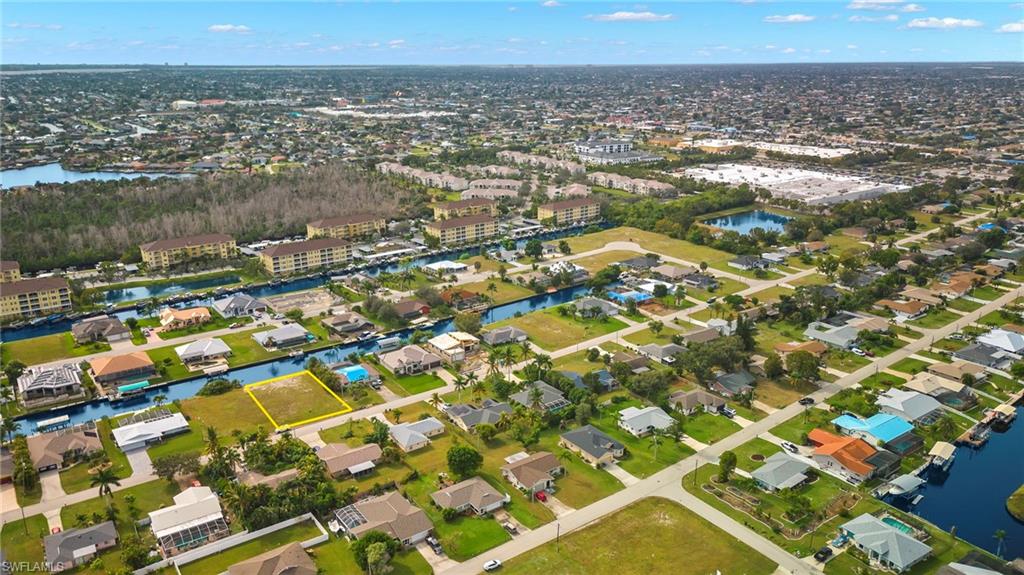 CAPE CORAL - Land
