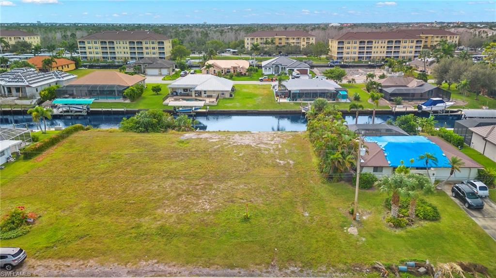 CAPE CORAL - Land