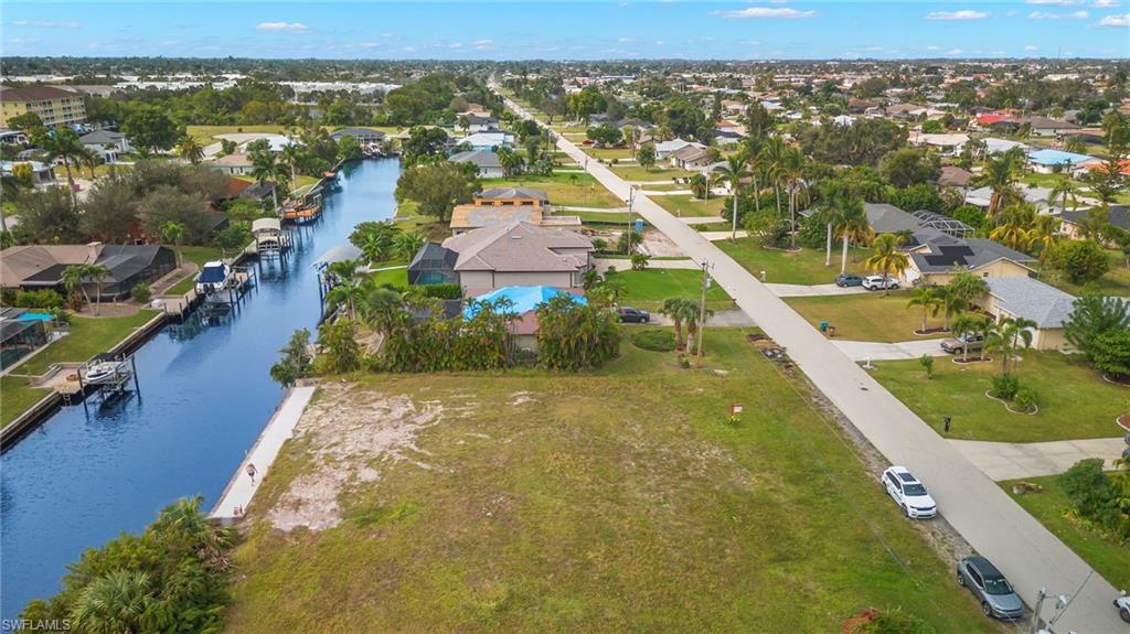 CAPE CORAL - Land
