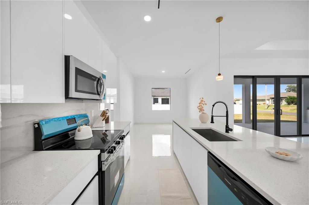 CAPE CORAL - Residential