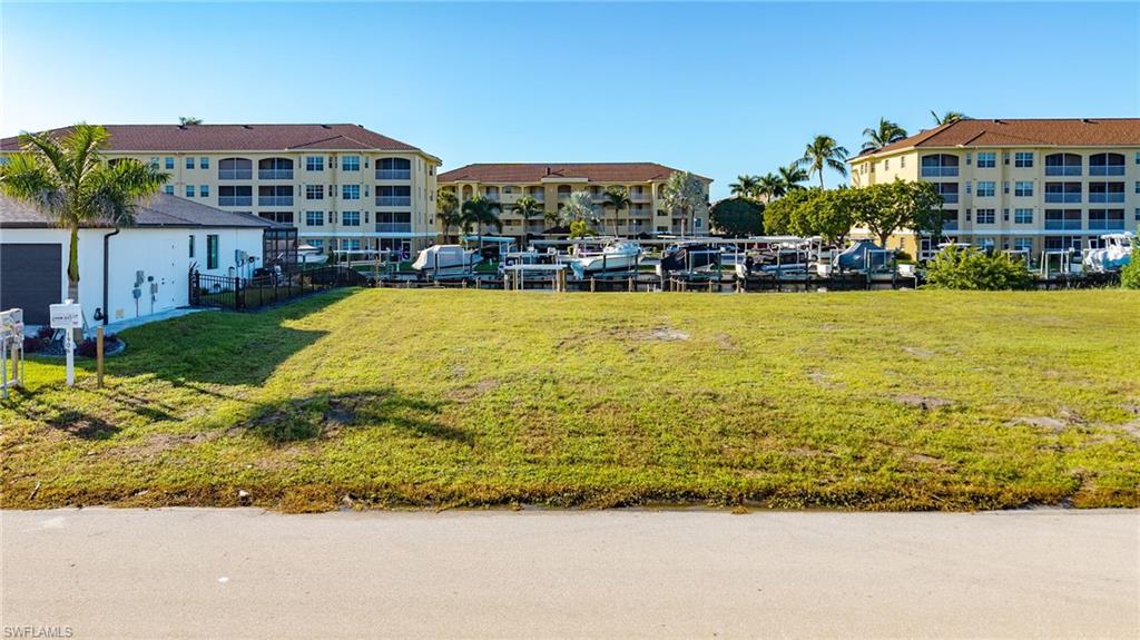 CAPE CORAL - Land