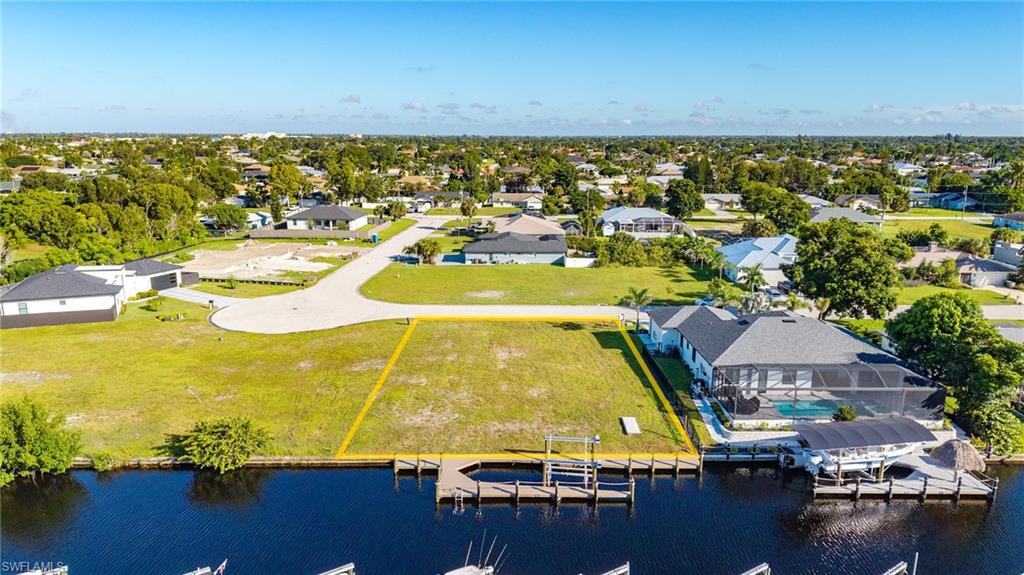 CAPE CORAL - Land