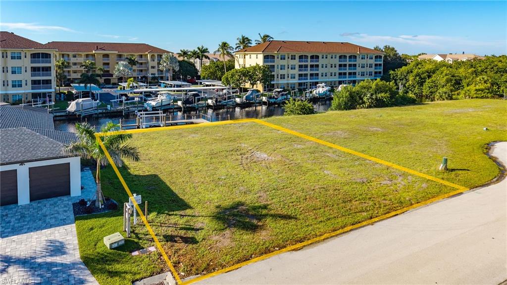 CAPE CORAL - Land