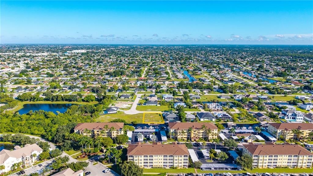 CAPE CORAL - Land
