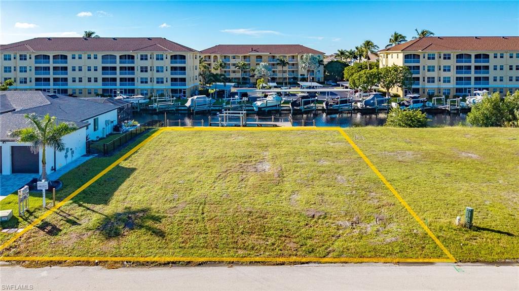 CAPE CORAL - Land