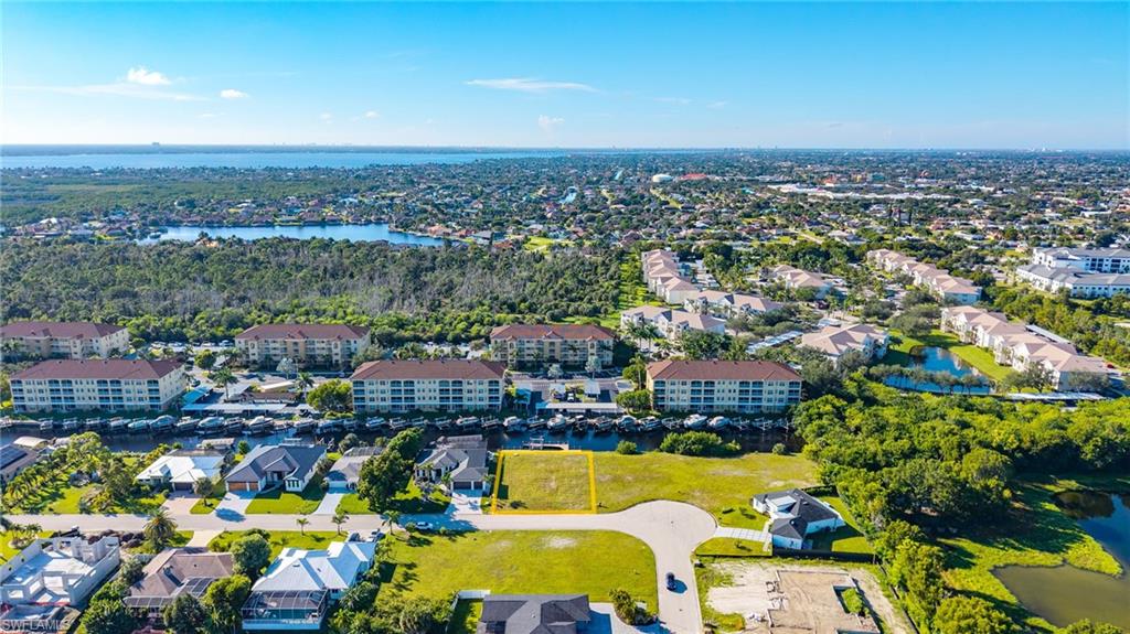 CAPE CORAL - Land