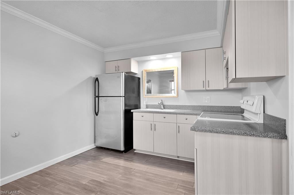 REGENCY CONDO - Residential