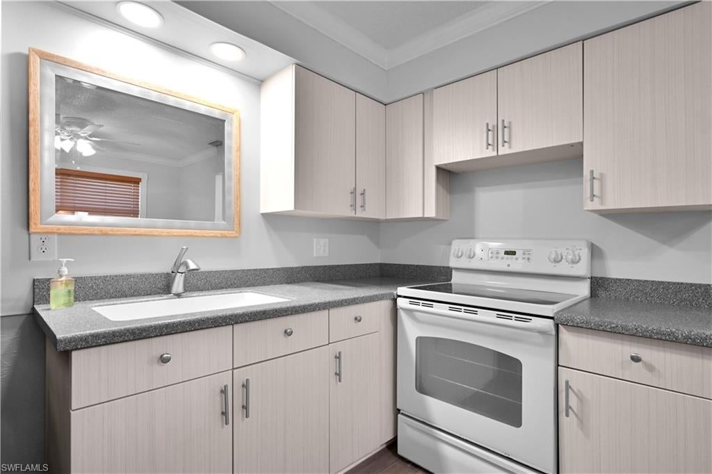 REGENCY CONDO - Residential