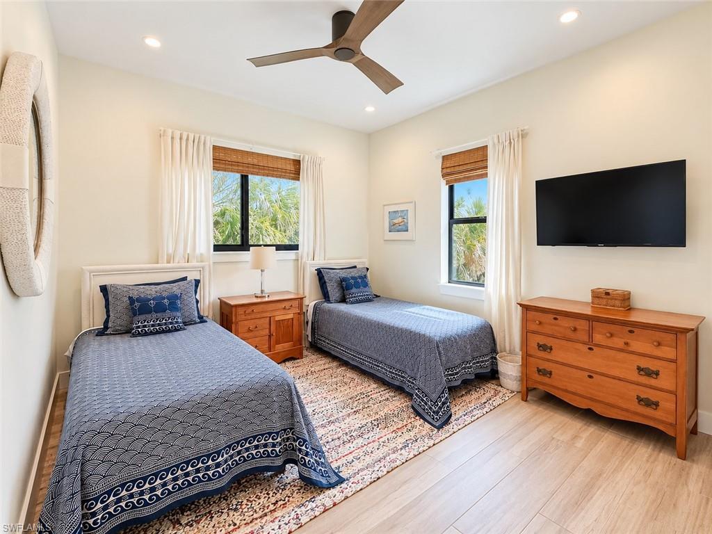 SAFETY HARBOR CLUB - Residential