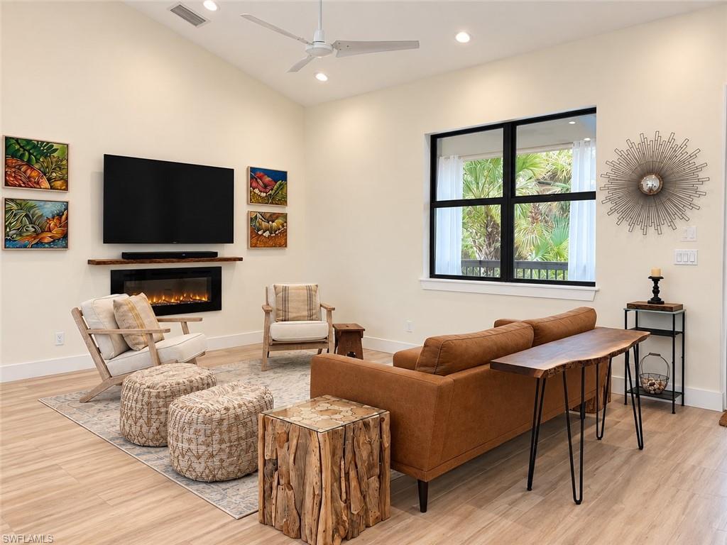 SAFETY HARBOR CLUB - Residential