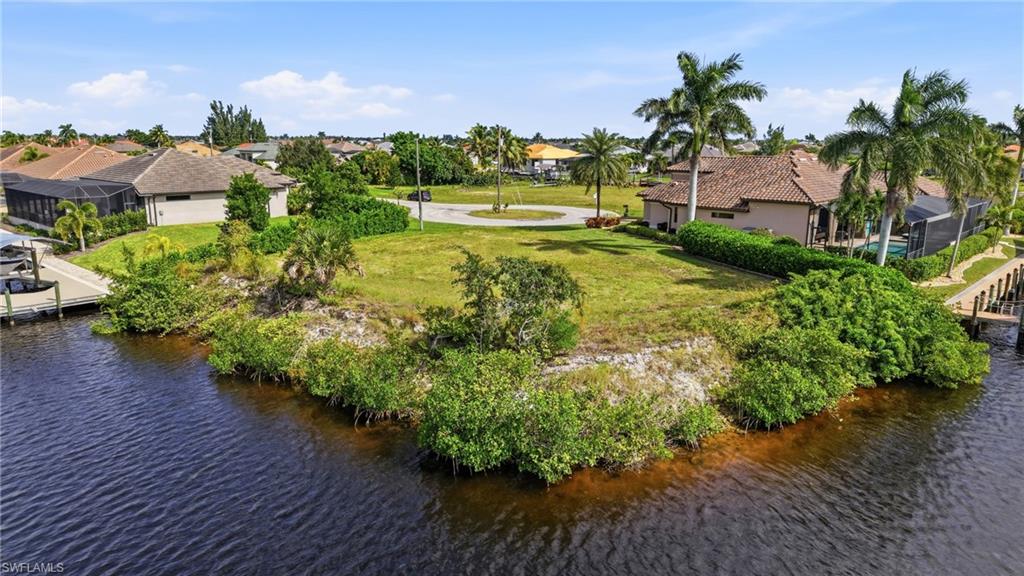 CAPE CORAL - Land