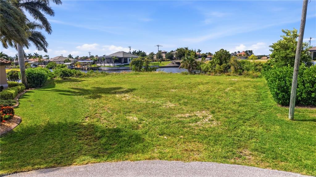 CAPE CORAL - Land