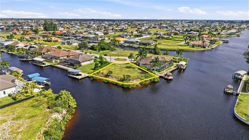 CAPE CORAL - Land