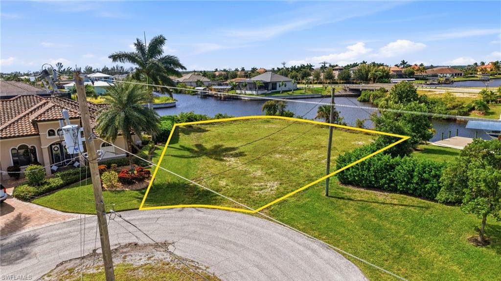 CAPE CORAL - Land