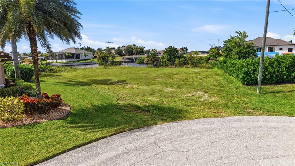 CAPE CORAL - Land