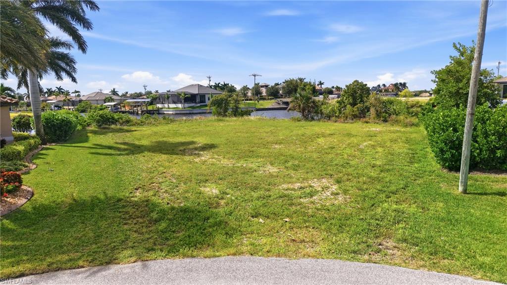 CAPE CORAL - Land