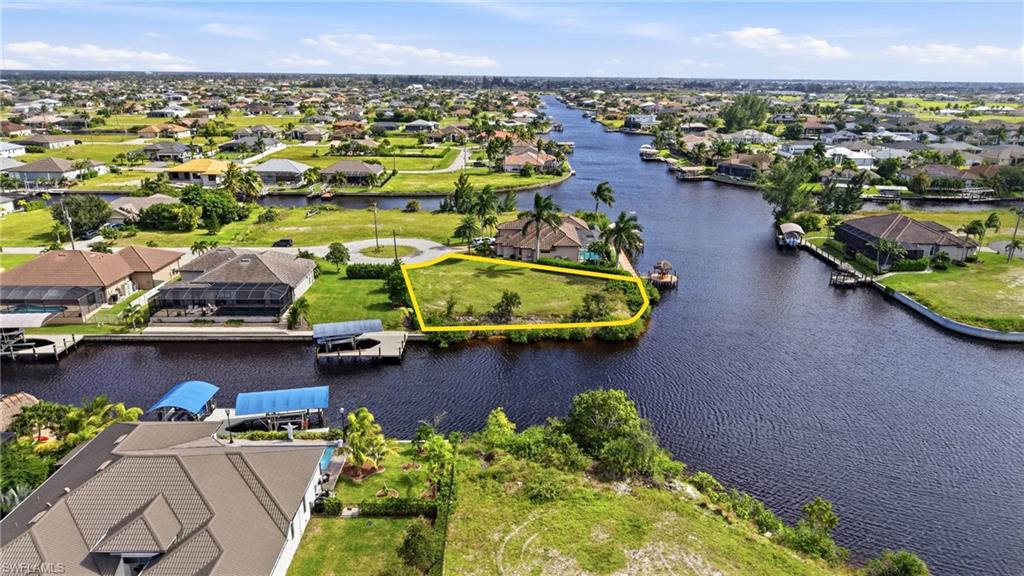 CAPE CORAL - Land