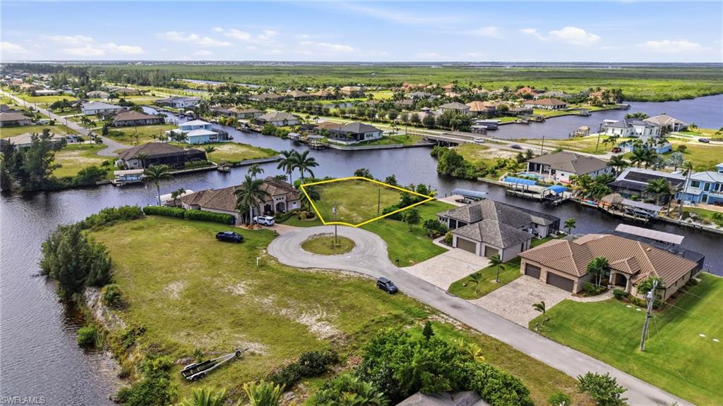 CAPE CORAL - Land