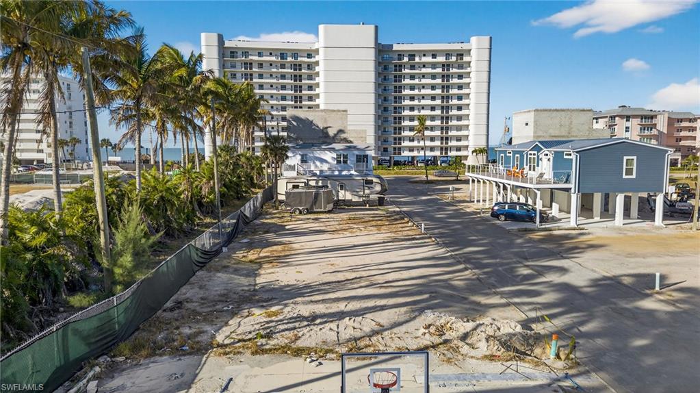 BONITA BEACH - Land