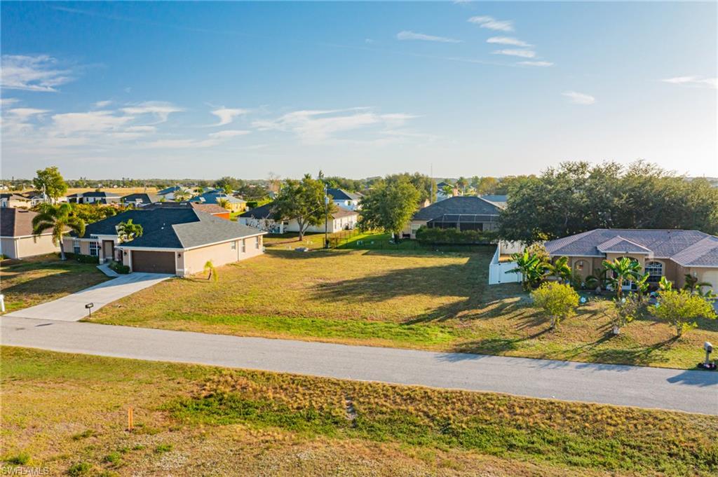 CAPE CORAL - Land