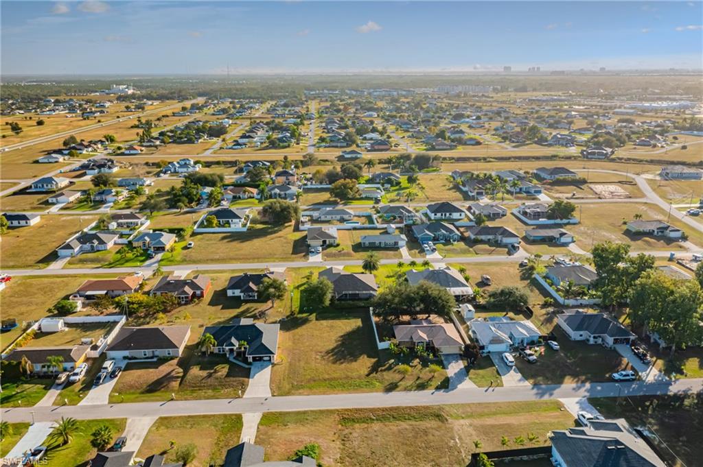 CAPE CORAL - Land