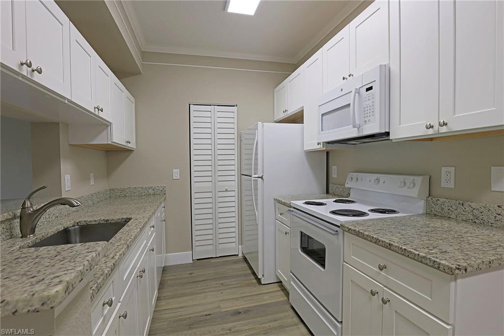 ROYAL GREENS - Residential Lease