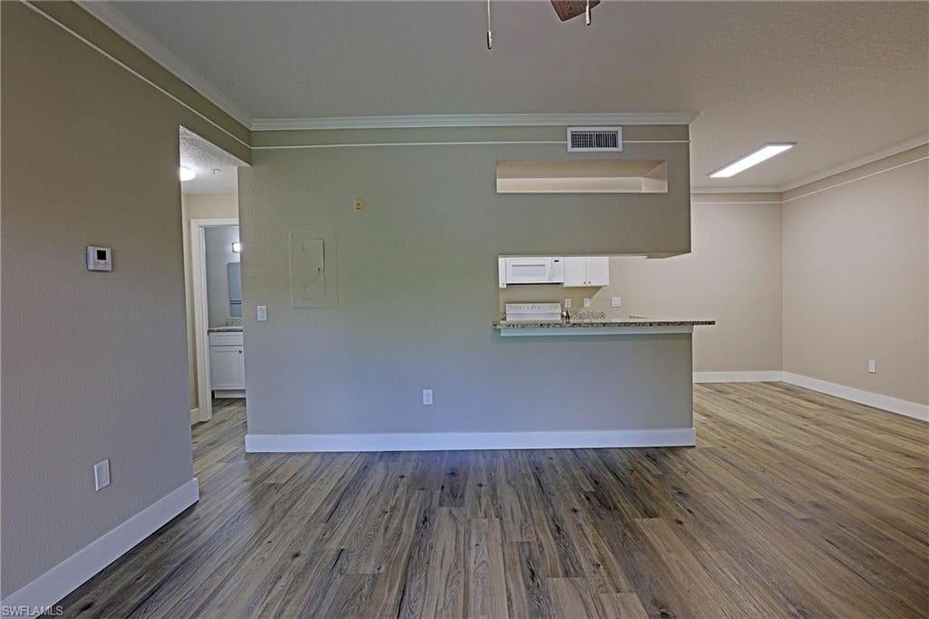 ROYAL GREENS - Residential Lease