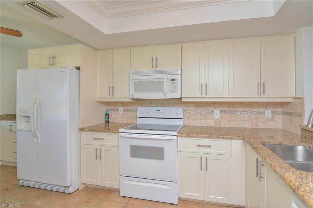 REGENCY WOODS - Residential