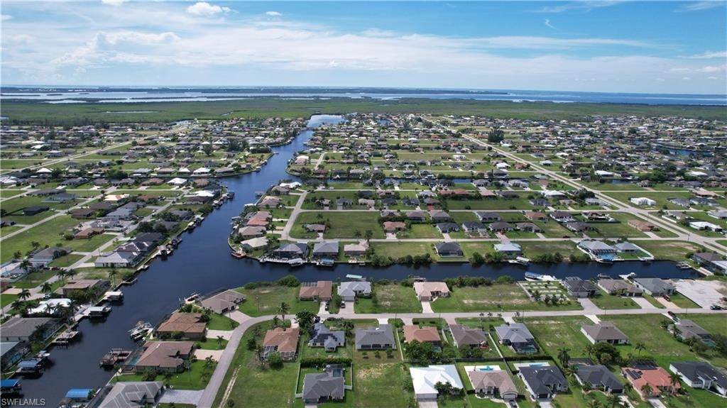 CAPE CORAL - Land