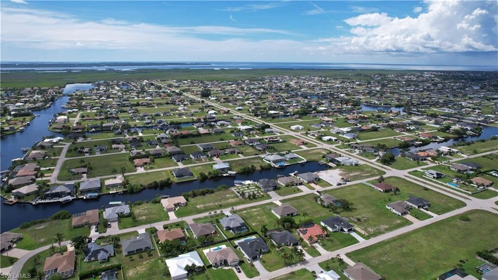 CAPE CORAL - Land