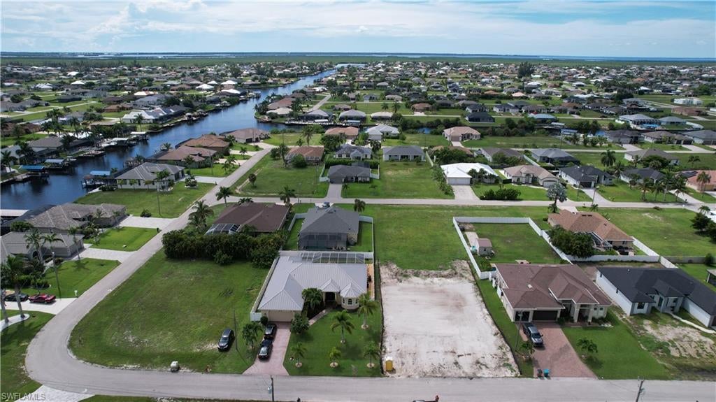 CAPE CORAL - Land