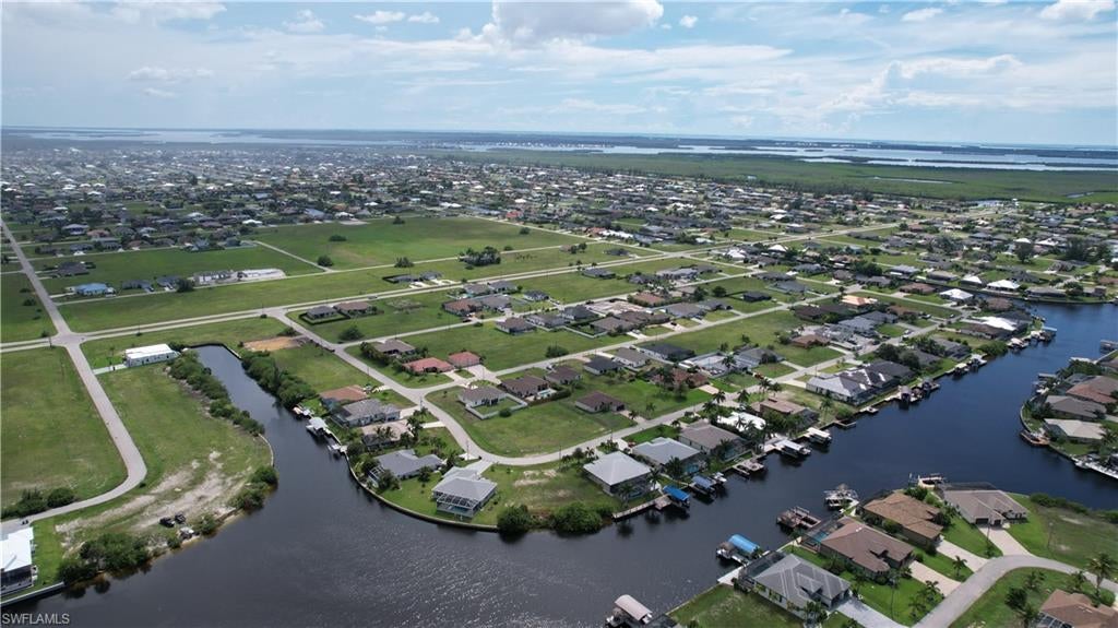 CAPE CORAL - Land