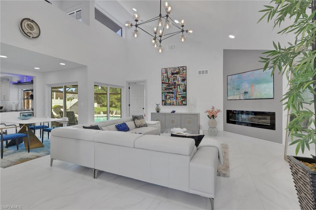MOON LAKE - Residential