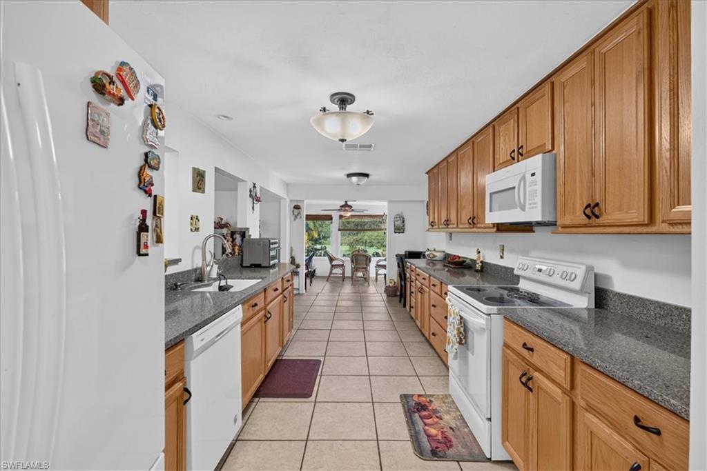 GOLDEN GATE ESTATES - Residential