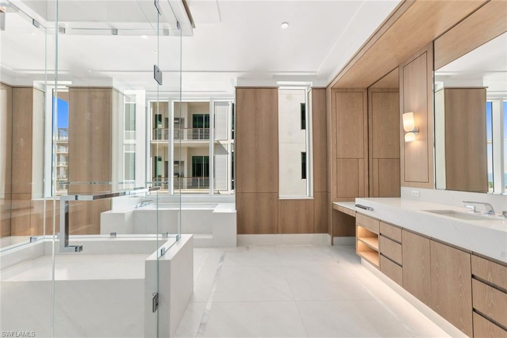 NAPLES BEACH CLUB BLDG A - Residential