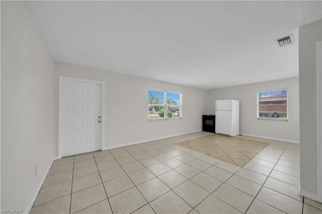 SAN CARLOS PARK - Residential Income