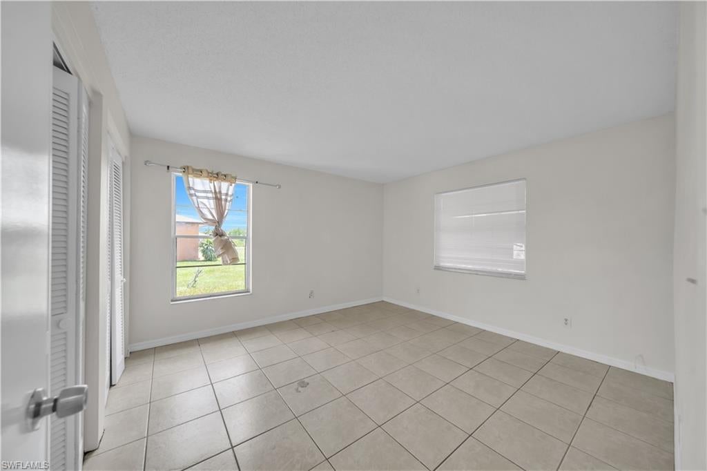 SAN CARLOS PARK - Residential Income