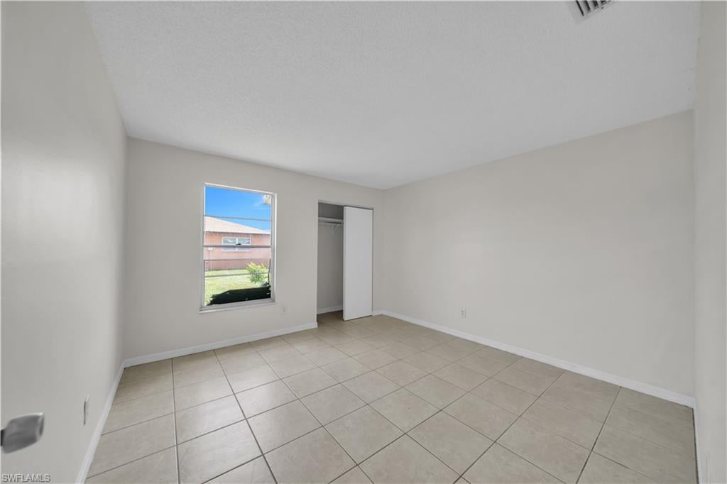 SAN CARLOS PARK - Residential Income