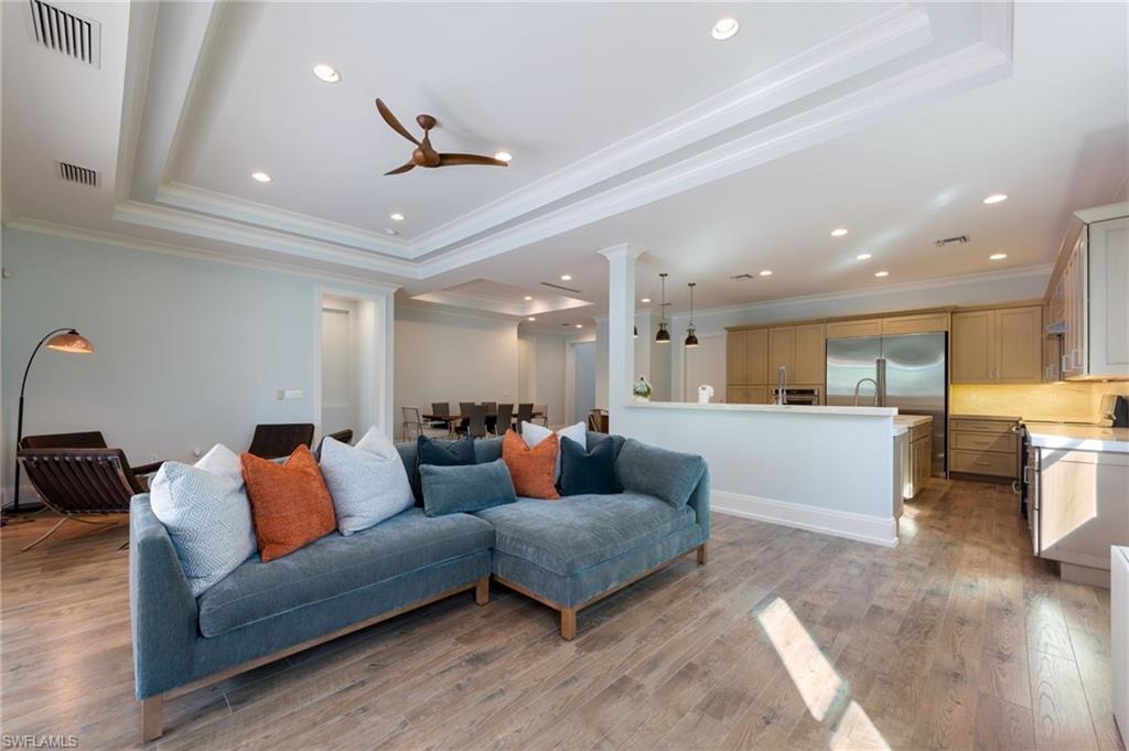 COCO LAKES - Residential
