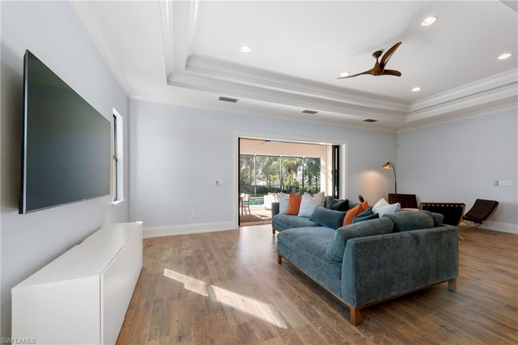 COCO LAKES - Residential