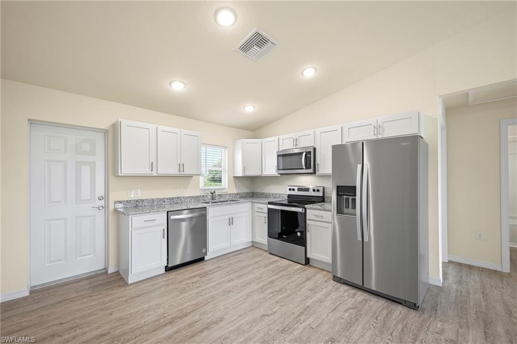 PORT LABELLE - Residential Lease