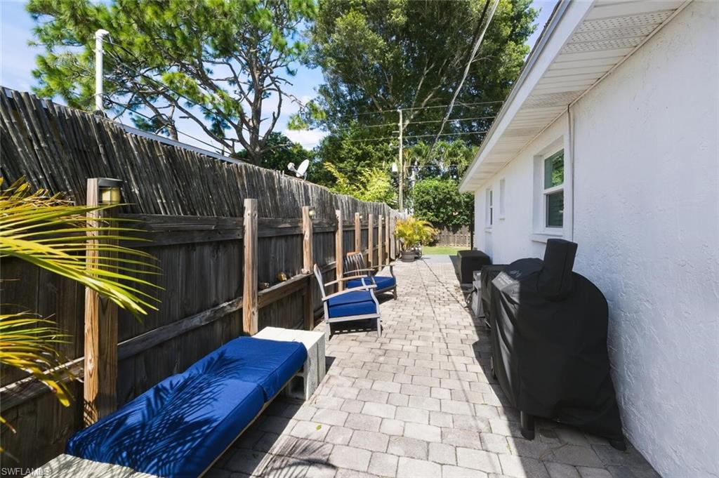NAPLES PARK - Residential