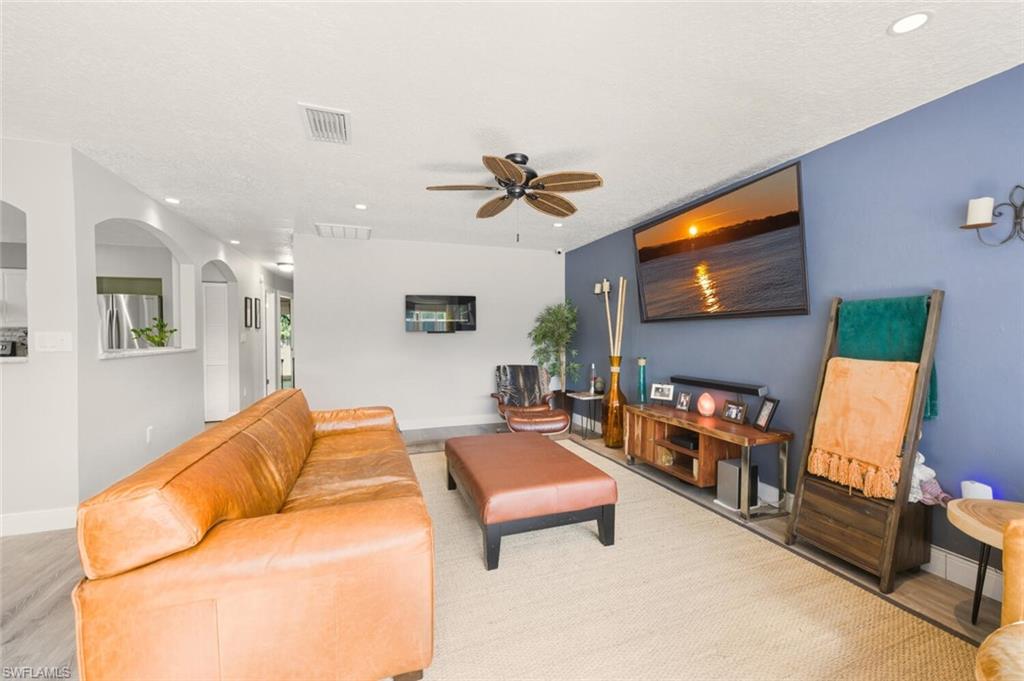 NAPLES PARK - Residential