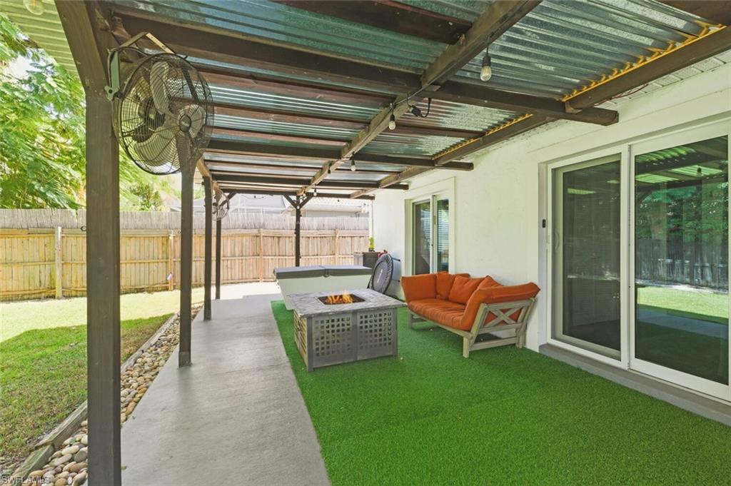 NAPLES PARK - Residential